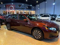 نيسان ألتيما